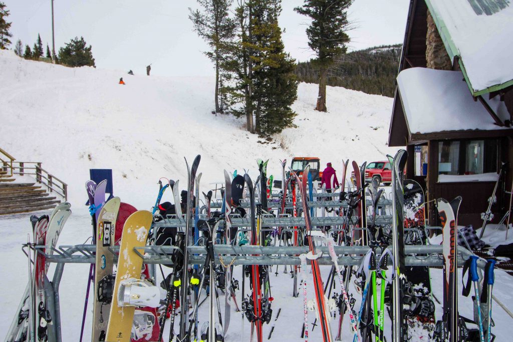 Skiing and snowboarding can be pricey hobbies, especially at all-inclusive destination resorts like Big Sky or Park City. Fortunately, budget-friendly ski trips are completely doable, especially in Montana. Skip the exclusive resorts, and head to local ski areas instead. These six lesser-known ski resorts in Montana have great conditions, but they're also budget-friendly - and relatively uncrowded.